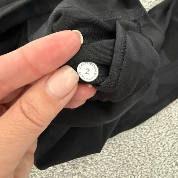 Lululemon align scalloped hem leggings 23” - Picture 6 of 6